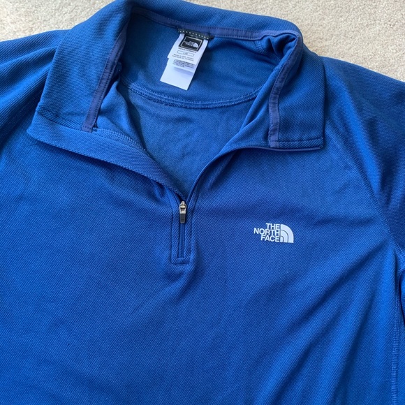 Lightweight North Face Pullover - Picture 5 of 6